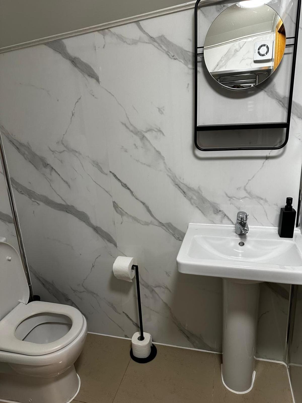 Fb1-Spacious Basement Studio Flat Fits 2- Near Hyde Park Londen Buitenkant foto